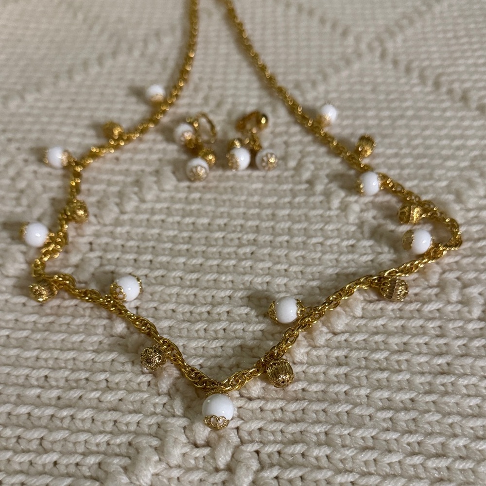 Chic Gold and White Necklace Set